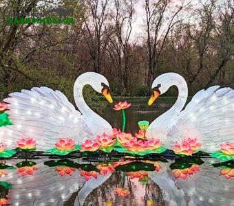 Svietiaca lampa na festival